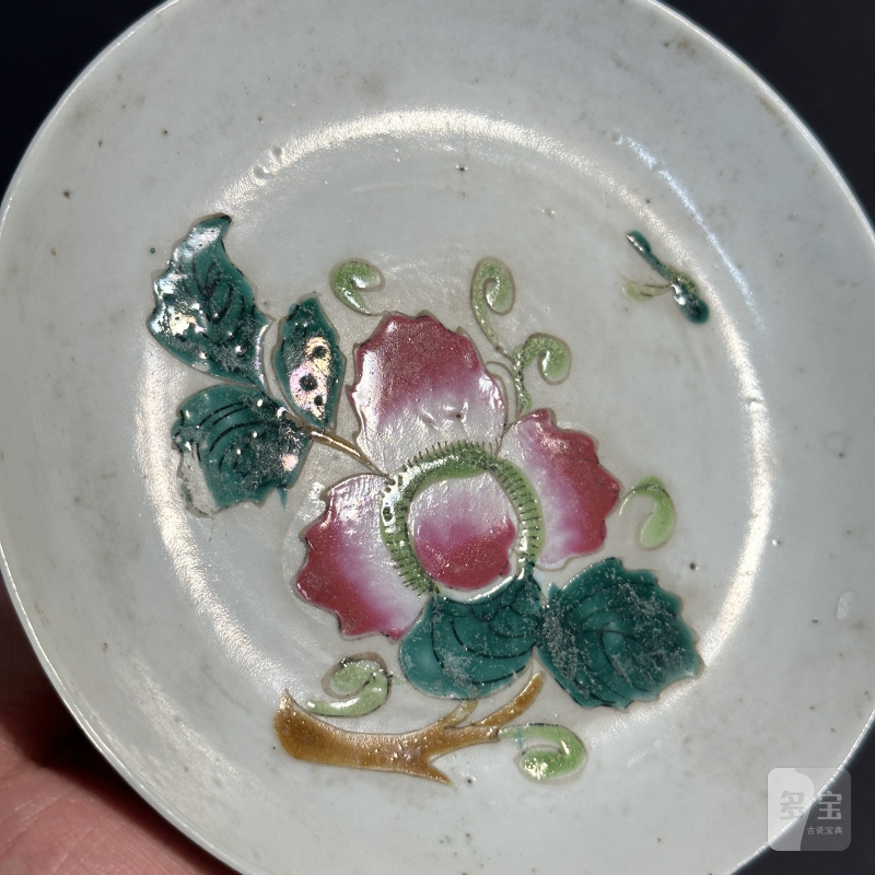 民国 粉彩花卉草虫纹盘一对 - 图9